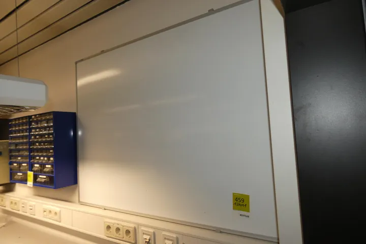 Smit Visual Supplies - Whiteboard Maße in cm ca. 120 x 91
